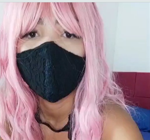 Mary Pink youtuber mostrando seu corpo perfeito