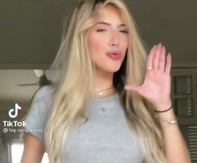 Loirinha Tayná Cerqueira dançando gostoso no tiktok